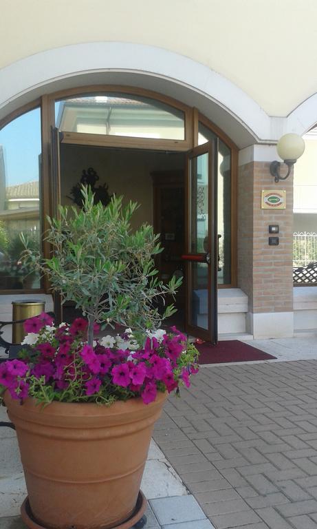 סומה קאמפניה Hotel Scaligero מראה חיצוני תמונה