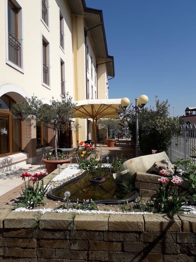 סומה קאמפניה Hotel Scaligero מראה חיצוני תמונה