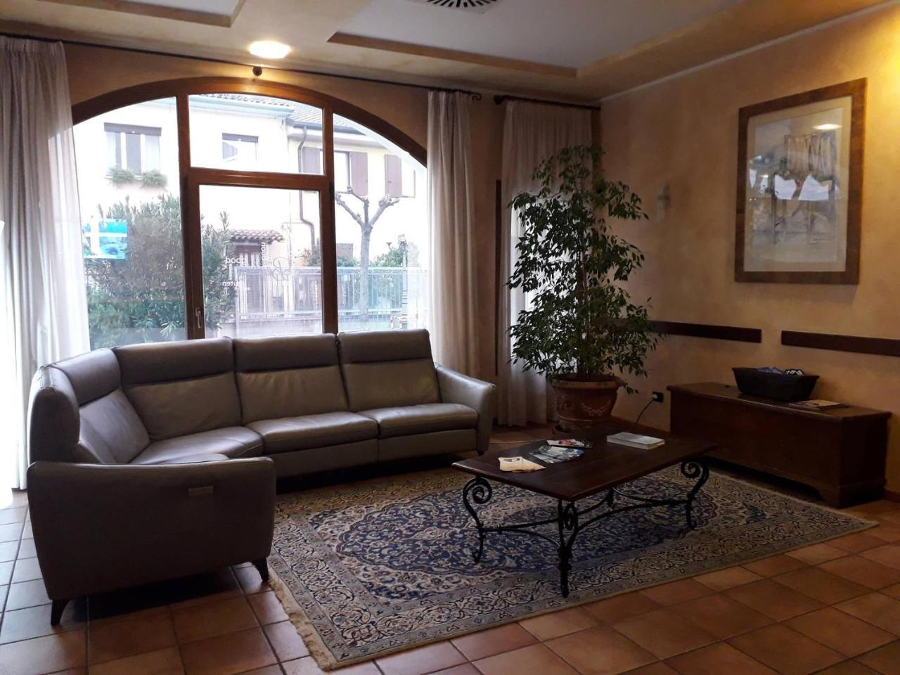 סומה קאמפניה Hotel Scaligero מראה חיצוני תמונה