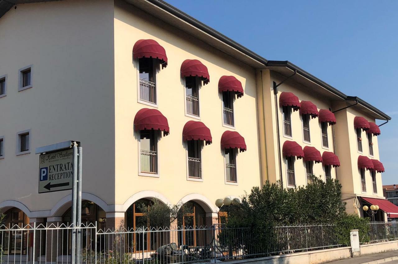 סומה קאמפניה Hotel Scaligero מראה חיצוני תמונה